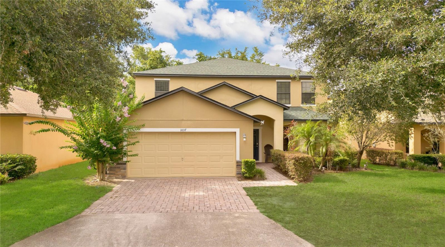 DAVENPORT, Florida 33896, 6 Bedrooms Bedrooms, ,5 BathroomsBathrooms,Residential,For Sale,CYPRESS POINTE,0,MFRTB8406697