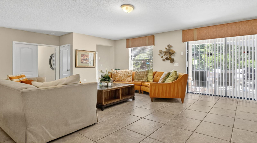 DAVENPORT, Florida 33896, 6 Bedrooms Bedrooms, ,5 BathroomsBathrooms,Residential,For Sale,CYPRESS POINTE,0,MFRTB8406697