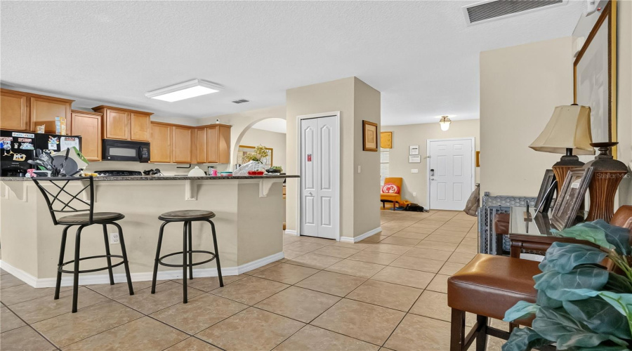 DAVENPORT, Florida 33896, 6 Bedrooms Bedrooms, ,5 BathroomsBathrooms,Residential,For Sale,CYPRESS POINTE,0,MFRTB8406697