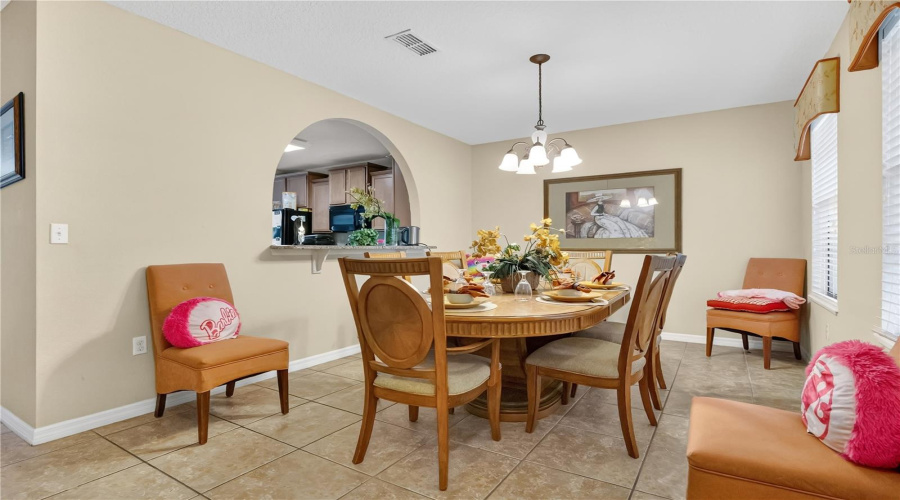 DAVENPORT, Florida 33896, 6 Bedrooms Bedrooms, ,5 BathroomsBathrooms,Residential,For Sale,CYPRESS POINTE,0,MFRTB8406697