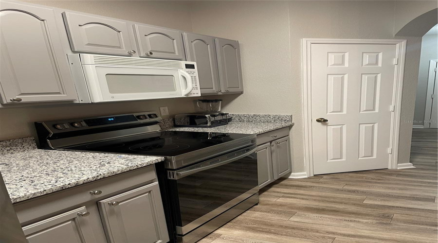 KISSIMMEE, Florida 34747, 3 Bedrooms Bedrooms, ,2 BathroomsBathrooms,Residential,For Sale,ALMATON,0,MFRO6326606