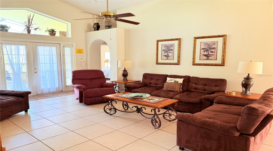 KISSIMMEE, Florida 34747, 4 Bedrooms Bedrooms, ,3 BathroomsBathrooms,Residential,For Sale,ONEIDA,0,MFRO6196696