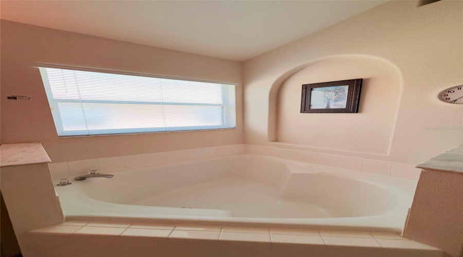 EnSuite Garden Tub