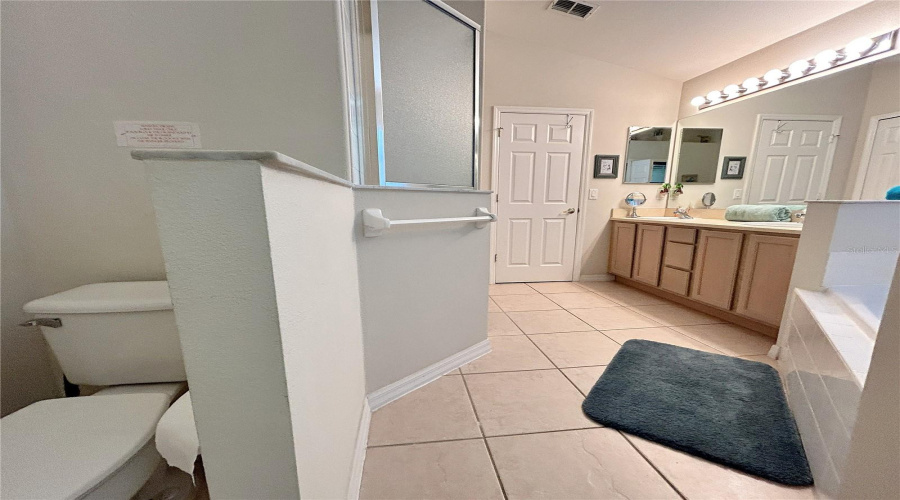 KISSIMMEE, Florida 34747, 4 Bedrooms Bedrooms, ,3 BathroomsBathrooms,Residential,For Sale,ONEIDA,0,MFRO6196696