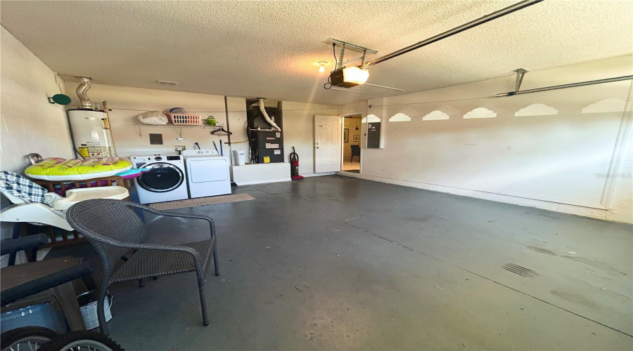 KISSIMMEE, Florida 34747, 4 Bedrooms Bedrooms, ,3 BathroomsBathrooms,Residential,For Sale,ONEIDA,0,MFRO6196696