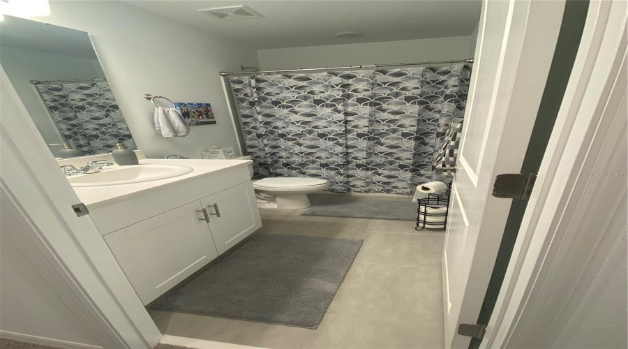 SECOND FULL BATHROOM