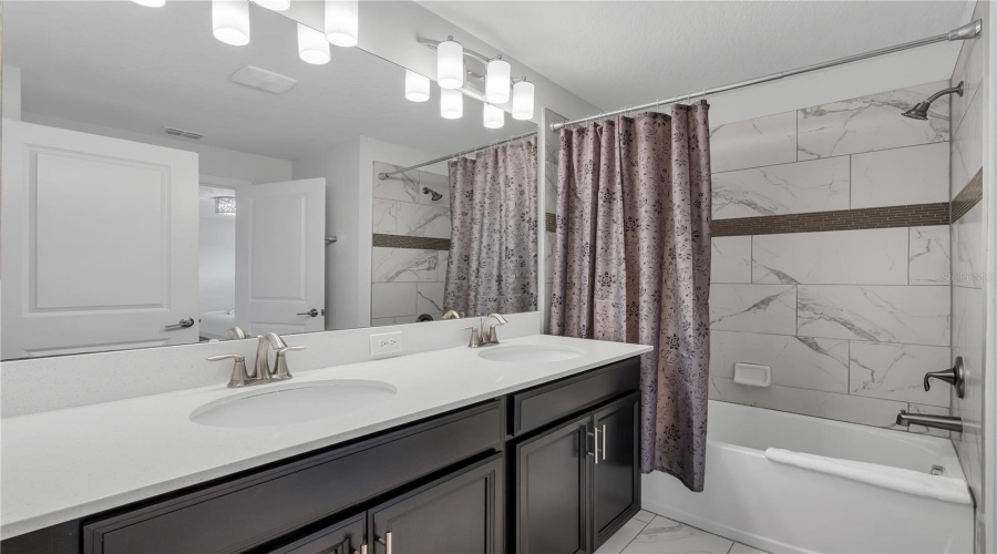 DAVENPORT, Florida 33896, 4 Bedrooms Bedrooms, ,3 BathroomsBathrooms,Residential,For Sale,STINGER,0,MFRO6326505