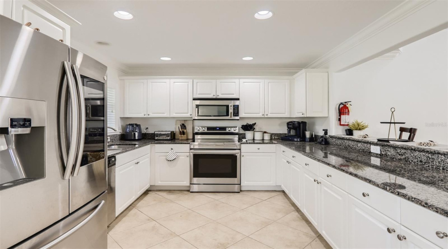 DAVENPORT, Florida 33837, 4 Bedrooms Bedrooms, ,3 BathroomsBathrooms,Residential,For Sale,VICTORIA,0,MFRO6265822