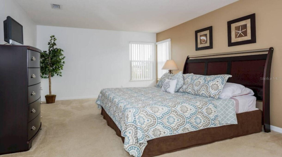 DAVENPORT, Florida 33837, 5 Bedrooms Bedrooms, ,3 BathroomsBathrooms,Residential,For Sale,VIOLA,0,MFRS5105877