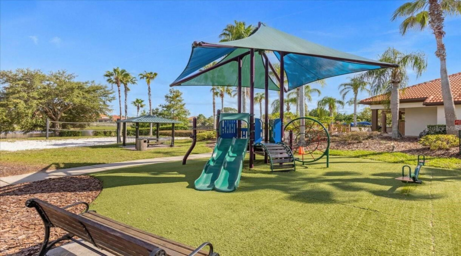 DAVENPORT, Florida 33837, 5 Bedrooms Bedrooms, ,3 BathroomsBathrooms,Residential,For Sale,VIOLA,0,MFRS5105877