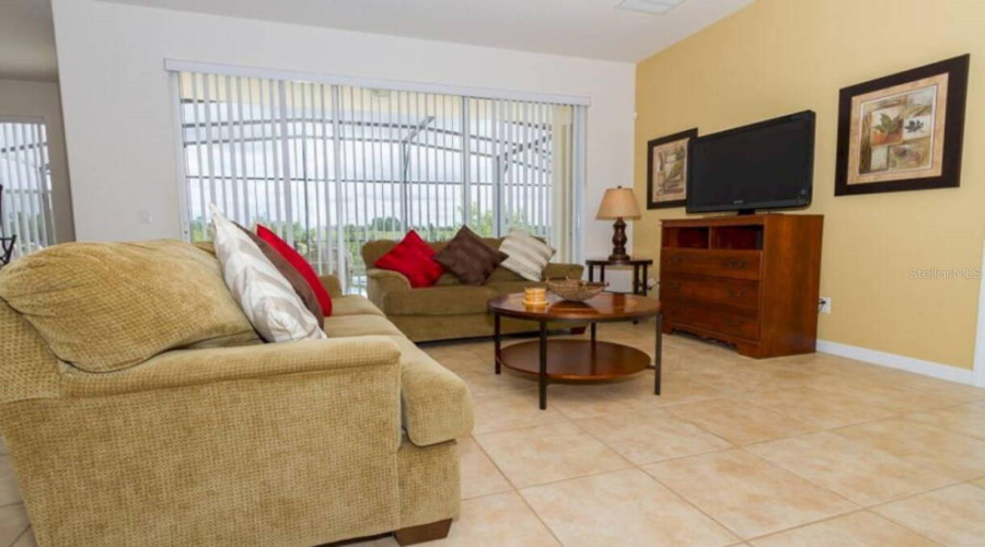 DAVENPORT, Florida 33837, 5 Bedrooms Bedrooms, ,3 BathroomsBathrooms,Residential,For Sale,VIOLA,0,MFRS5105877