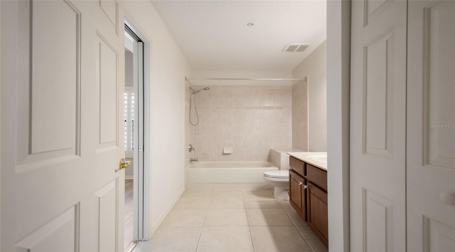 Guest bathroom for the 2nd bedroom