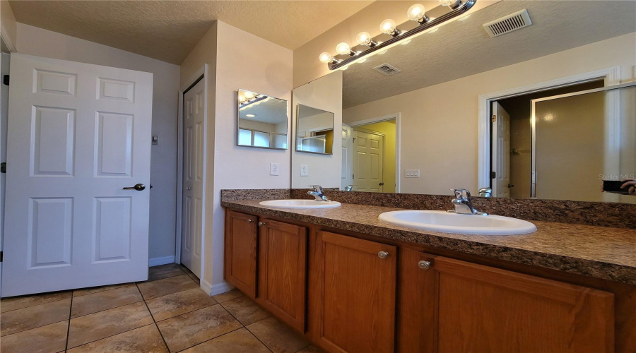 KISSIMMEE, Florida 34746, 3 Bedrooms Bedrooms, ,2 BathroomsBathrooms,Residential,For Sale,COMMANDER,0,MFRO6326806