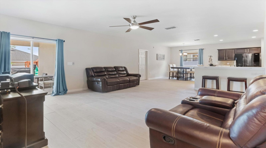 DAVENPORT, Florida 33837, 3 Bedrooms Bedrooms, ,2 BathroomsBathrooms,Residential,For Sale,HIGHLAND MEADOWS,0,MFRO6296950