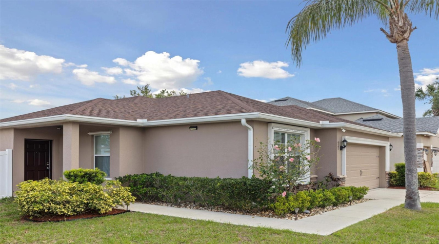 DAVENPORT, Florida 33837, 3 Bedrooms Bedrooms, ,2 BathroomsBathrooms,Residential,For Sale,HIGHLAND MEADOWS,0,MFRO6296950