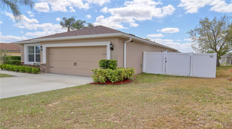 DAVENPORT, Florida 33837, 3 Bedrooms Bedrooms, ,2 BathroomsBathrooms,Residential,For Sale,HIGHLAND MEADOWS,0,MFRO6296950