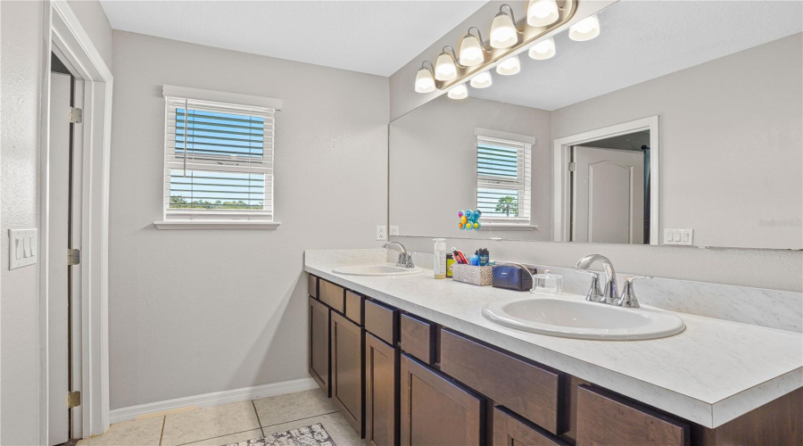 KISSIMMEE, Florida 34746, 3 Bedrooms Bedrooms, ,2 BathroomsBathrooms,Residential,For Sale,CORAL CASTLE,0,MFRO6326870