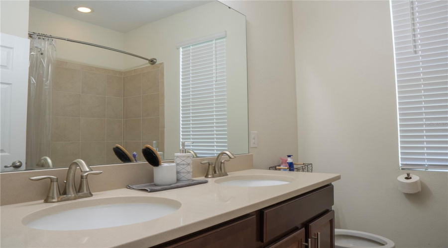 KISSIMMEE, Florida 34746, 4 Bedrooms Bedrooms, ,2 BathroomsBathrooms,Residential,For Sale,CREEKMORE,0,MFRS5130764