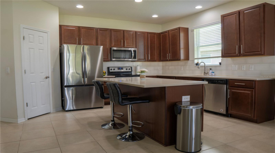 KISSIMMEE, Florida 34746, 4 Bedrooms Bedrooms, ,2 BathroomsBathrooms,Residential,For Sale,CREEKMORE,0,MFRS5130764
