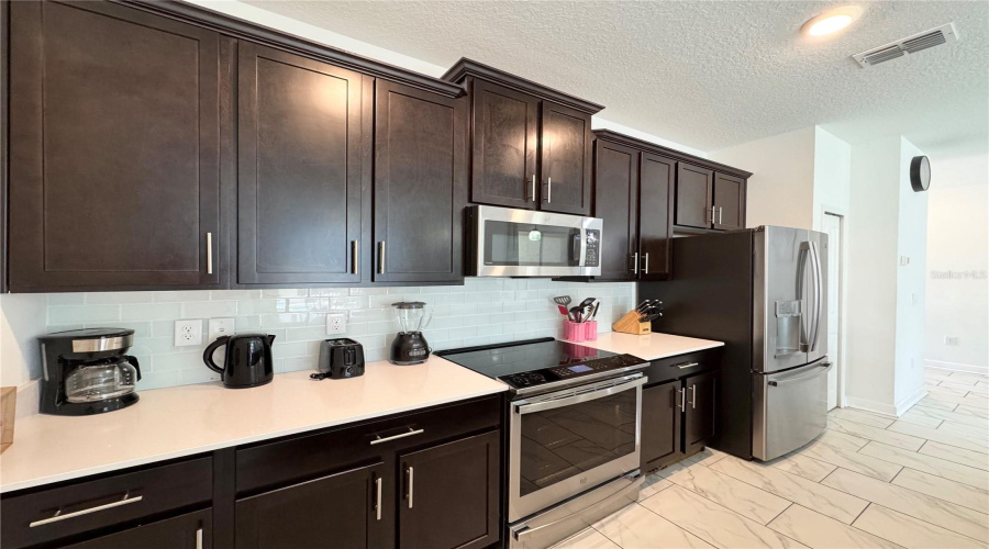KISSIMMEE, Florida 34746, 4 Bedrooms Bedrooms, ,3 BathroomsBathrooms,Residential,For Sale,PARAGRAPH,0,MFRO6326930