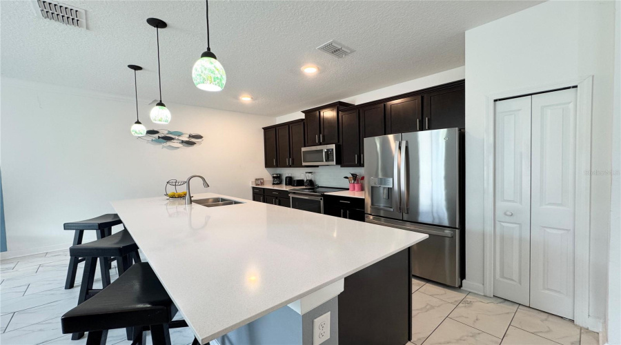 KISSIMMEE, Florida 34746, 4 Bedrooms Bedrooms, ,3 BathroomsBathrooms,Residential,For Sale,PARAGRAPH,0,MFRO6326930