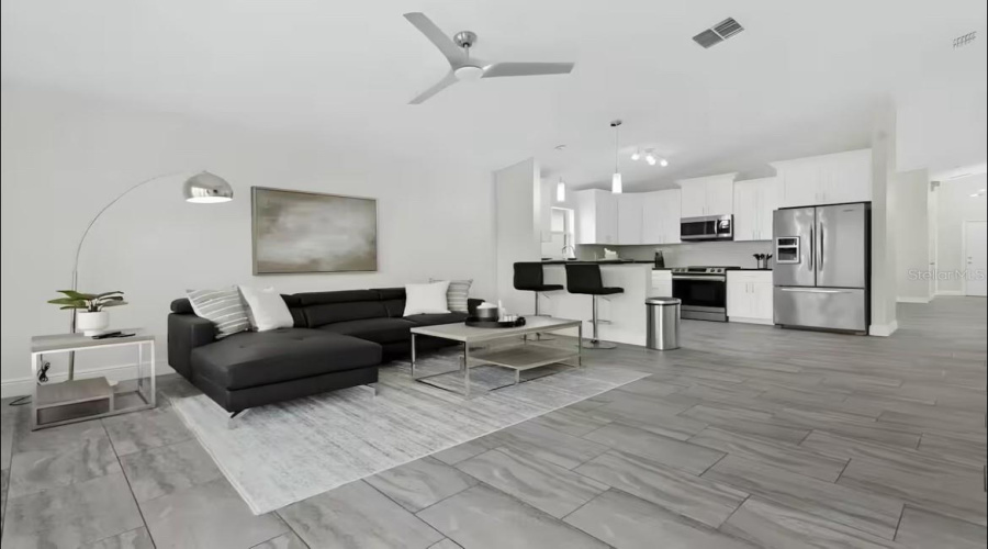DAVENPORT, Florida 33897, 4 Bedrooms Bedrooms, ,3 BathroomsBathrooms,Residential,For Sale,LOCKBREEZE,0,MFRO6303969