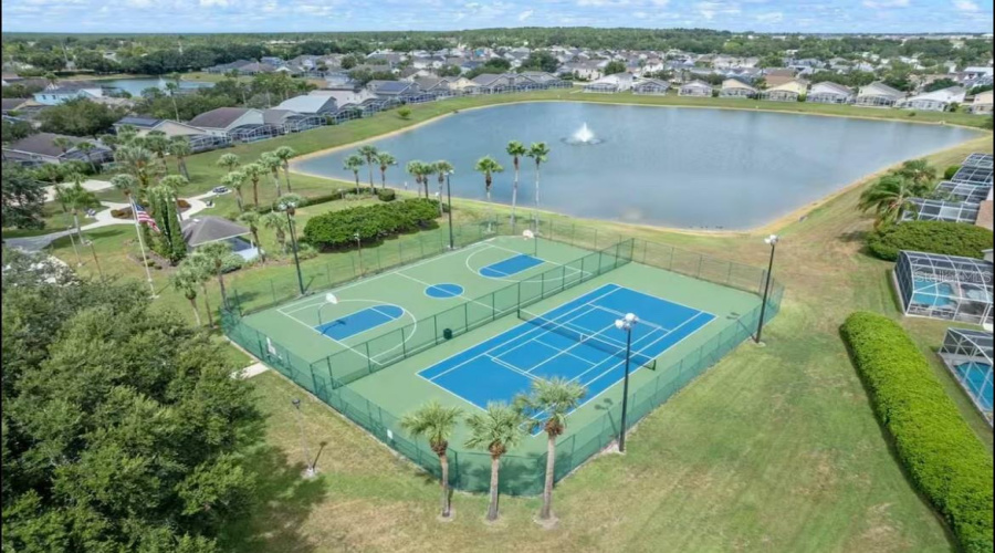 DAVENPORT, Florida 33897, 4 Bedrooms Bedrooms, ,3 BathroomsBathrooms,Residential,For Sale,LOCKBREEZE,0,MFRO6303969