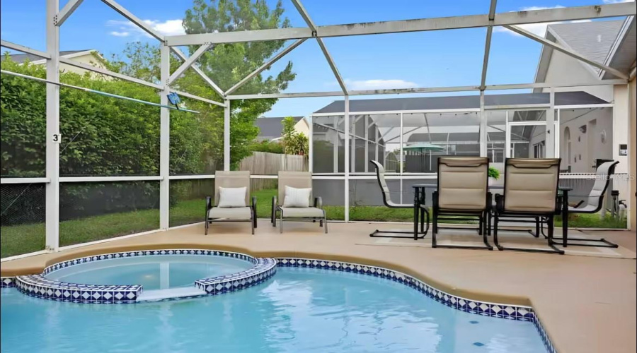 DAVENPORT, Florida 33897, 4 Bedrooms Bedrooms, ,3 BathroomsBathrooms,Residential,For Sale,LOCKBREEZE,0,MFRO6303969