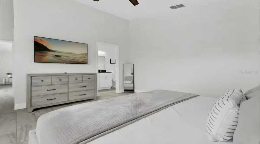 DAVENPORT, Florida 33897, 4 Bedrooms Bedrooms, ,3 BathroomsBathrooms,Residential,For Sale,LOCKBREEZE,0,MFRO6303969