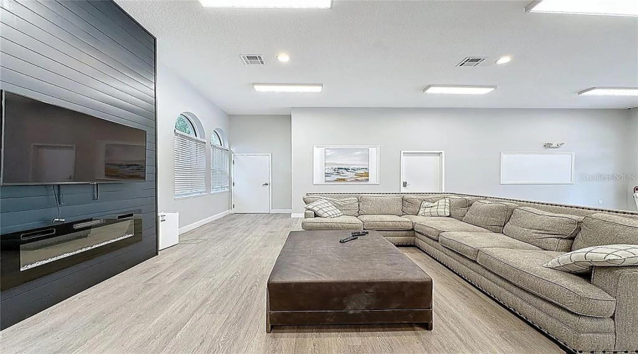 DAVENPORT, Florida 33896, 5 Bedrooms Bedrooms, ,4 BathroomsBathrooms,Residential,For Sale,ESSEX,0,MFRTB8407053