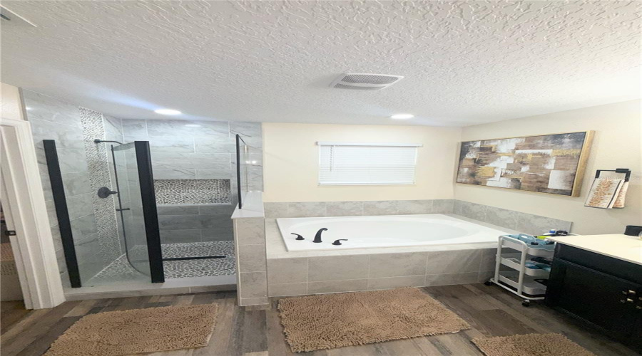 DAVENPORT, Florida 33896, 4 Bedrooms Bedrooms, ,2 BathroomsBathrooms,Residential,For Sale,BLACKWOLF RUN,0,MFRS5130898