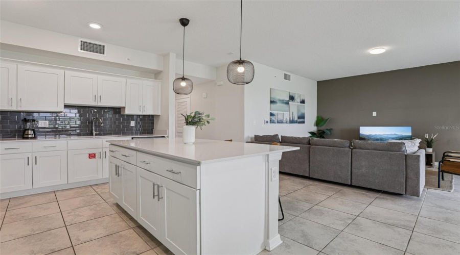 KISSIMMEE, Florida 34746, 2 Bedrooms Bedrooms, ,2 BathroomsBathrooms,Residential,For Sale,PARADOX,0,MFRTB8405029