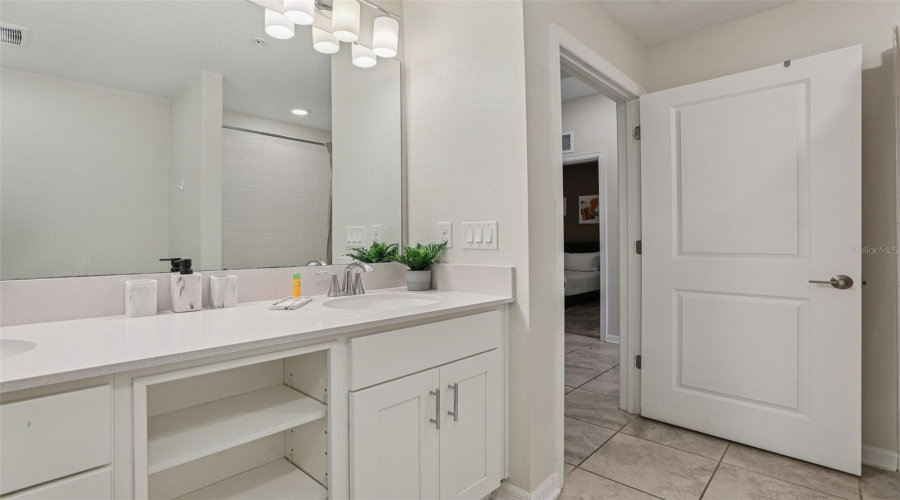 KISSIMMEE, Florida 34746, 2 Bedrooms Bedrooms, ,2 BathroomsBathrooms,Residential,For Sale,PARADOX,0,MFRTB8405029