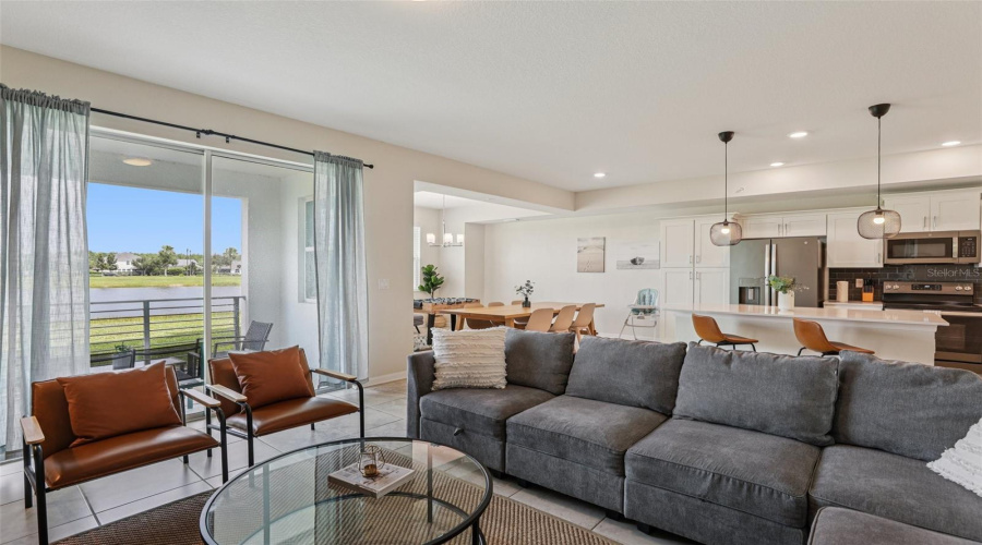 KISSIMMEE, Florida 34746, 2 Bedrooms Bedrooms, ,2 BathroomsBathrooms,Residential,For Sale,PARADOX,0,MFRTB8405029