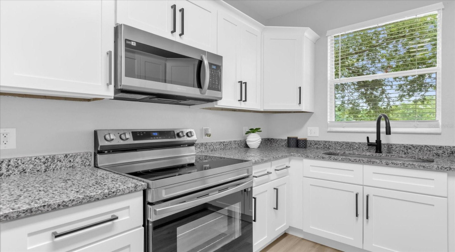 DAVENPORT, Florida 33897, 4 Bedrooms Bedrooms, ,3 BathroomsBathrooms,Residential,For Sale,CALABRIA,0,MFRO6323953