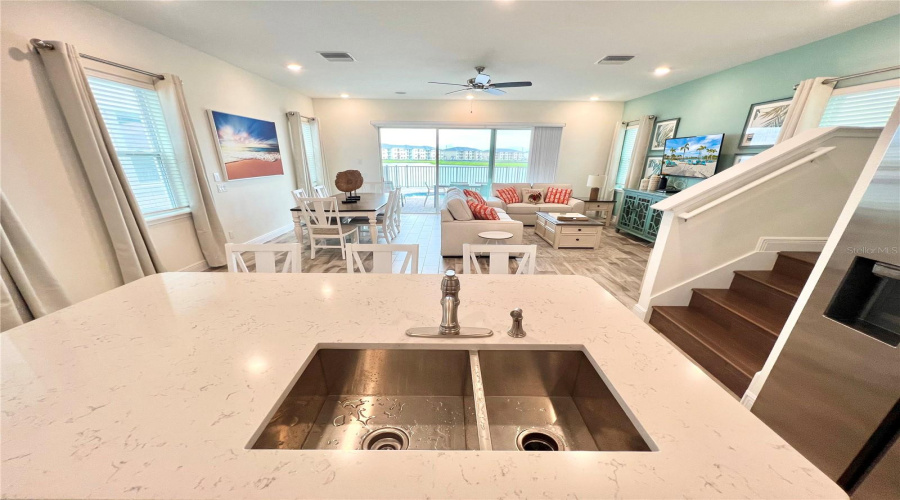 KISSIMMEE, Florida 34747, 3 Bedrooms Bedrooms, ,3 BathroomsBathrooms,Residential,For Sale,PARROT HEAD,0,MFRO6323294