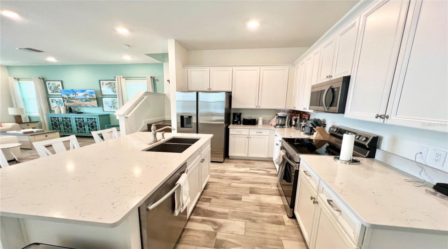KISSIMMEE, Florida 34747, 3 Bedrooms Bedrooms, ,3 BathroomsBathrooms,Residential,For Sale,PARROT HEAD,0,MFRO6323294