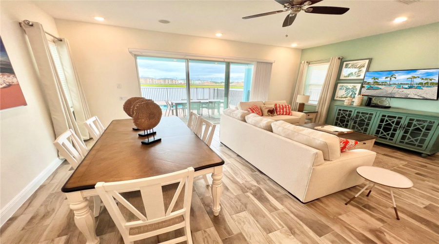 KISSIMMEE, Florida 34747, 3 Bedrooms Bedrooms, ,3 BathroomsBathrooms,Residential,For Sale,PARROT HEAD,0,MFRO6323294