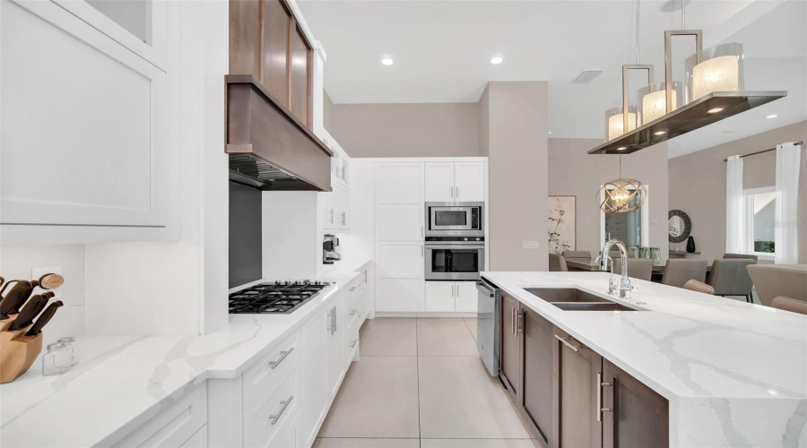 REUNION, Florida 34747, 5 Bedrooms Bedrooms, ,5 BathroomsBathrooms,Residential,For Sale,DESERT MOUNTAIN,0,MFRO6327211