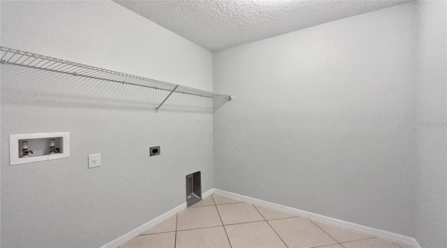 DAVENPORT, Florida 33837, 4 Bedrooms Bedrooms, ,2 BathroomsBathrooms,Residential,For Sale,WHISPERING PINES,0,MFRO6327385