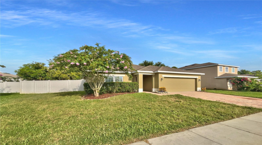 DAVENPORT, Florida 33837, 4 Bedrooms Bedrooms, ,2 BathroomsBathrooms,Residential,For Sale,WHISPERING PINES,0,MFRO6327385