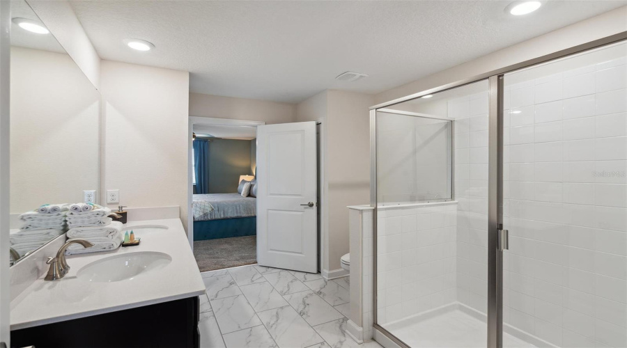 DAVENPORT, Florida 33896, 7 Bedrooms Bedrooms, ,5 BathroomsBathrooms,Residential,For Sale,DROP SHOT,0,MFRO6326734