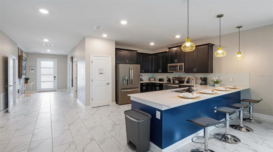 DAVENPORT, Florida 33896, 7 Bedrooms Bedrooms, ,5 BathroomsBathrooms,Residential,For Sale,DROP SHOT,0,MFRO6326734