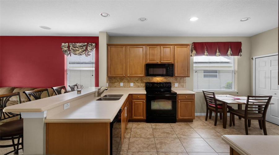 DAVENPORT, Florida 33837, 3 Bedrooms Bedrooms, ,2 BathroomsBathrooms,Residential,For Sale,PRESTON,0,MFRS5130880