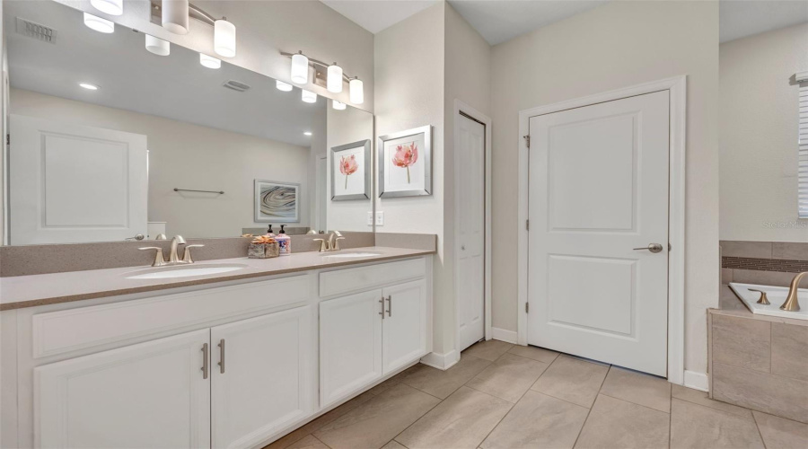CHAMPIONS GATE, Florida 33896, 8 Bedrooms Bedrooms, ,5 BathroomsBathrooms,Residential,For Sale,MAIDSTONE,0,MFRO6271501