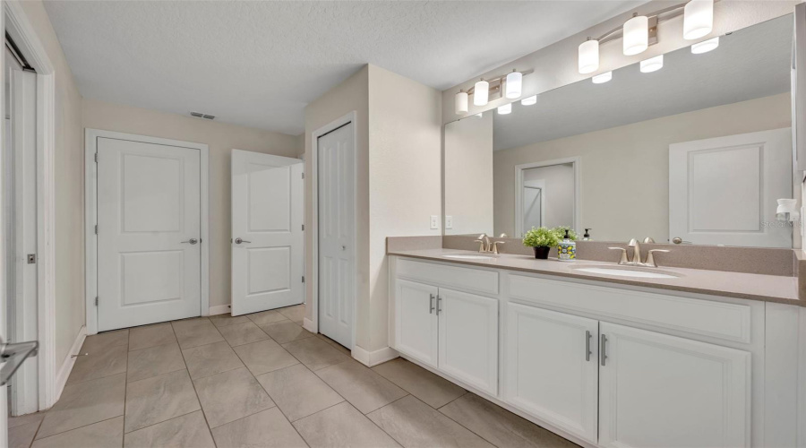 CHAMPIONS GATE, Florida 33896, 8 Bedrooms Bedrooms, ,5 BathroomsBathrooms,Residential,For Sale,MAIDSTONE,0,MFRO6271501