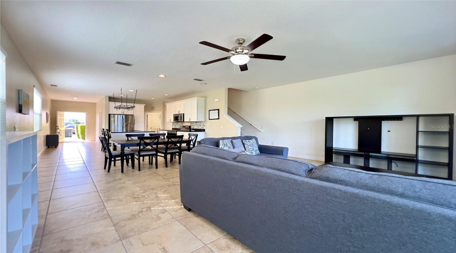 DAVENPORT, Florida 33896, 4 Bedrooms Bedrooms, ,2 BathroomsBathrooms,Residential,For Sale,LAKE SHORE,0,MFRO6326727