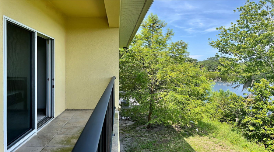 DAVENPORT, Florida 33896, 4 Bedrooms Bedrooms, ,2 BathroomsBathrooms,Residential,For Sale,LAKE SHORE,0,MFRO6326727