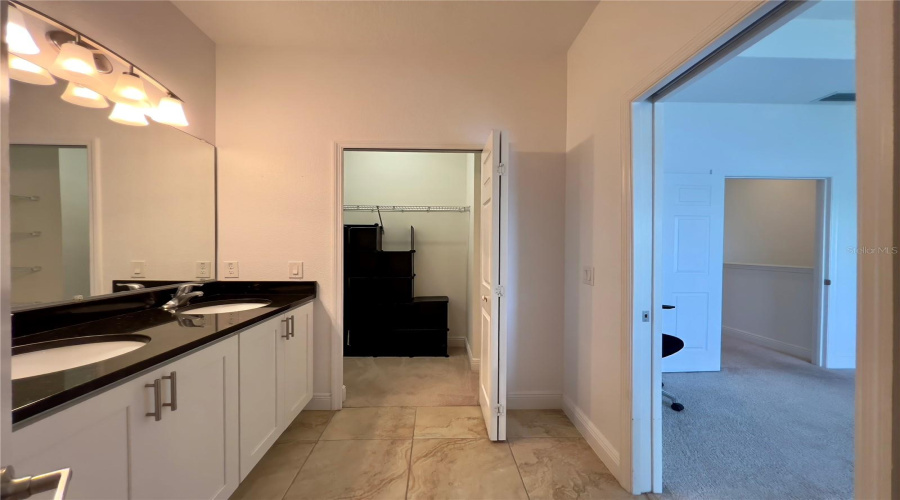 DAVENPORT, Florida 33896, 4 Bedrooms Bedrooms, ,2 BathroomsBathrooms,Residential,For Sale,LAKE SHORE,0,MFRO6326727