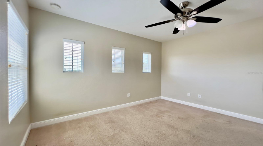 DAVENPORT, Florida 33896, 4 Bedrooms Bedrooms, ,2 BathroomsBathrooms,Residential,For Sale,LAKE SHORE,0,MFRO6326727
